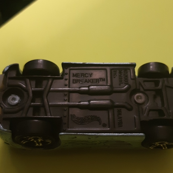 Hot wheels Mercy Breaker Diecast 1:64| 7/10 - Picture 7 of 8